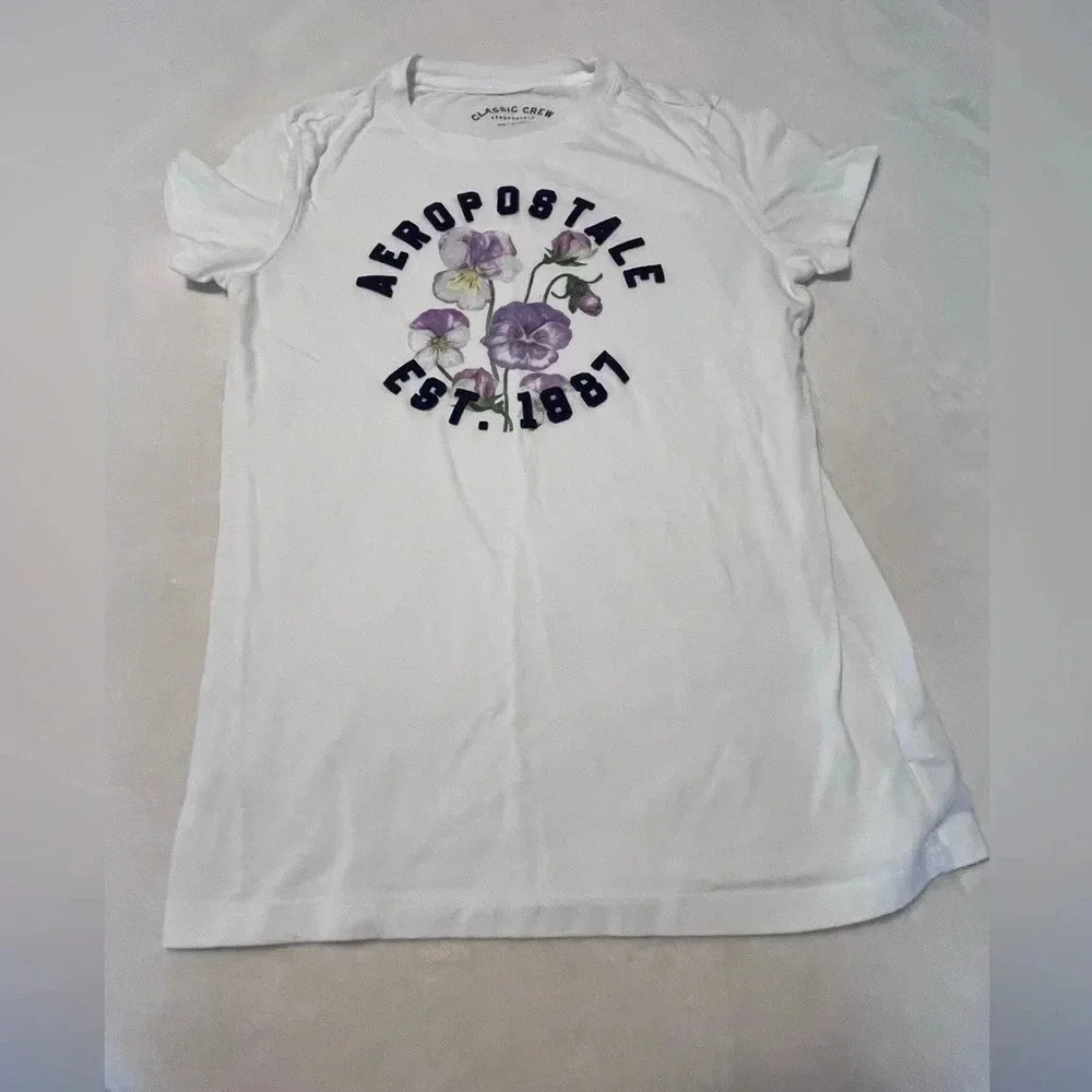 Aeropostale classic crew women’s size L white short sleeve T shirt